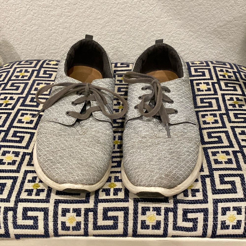 Gray Toms Tennis Shoes